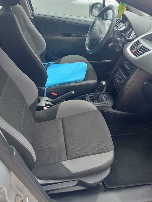 PEUGEOT 208 VTI SW