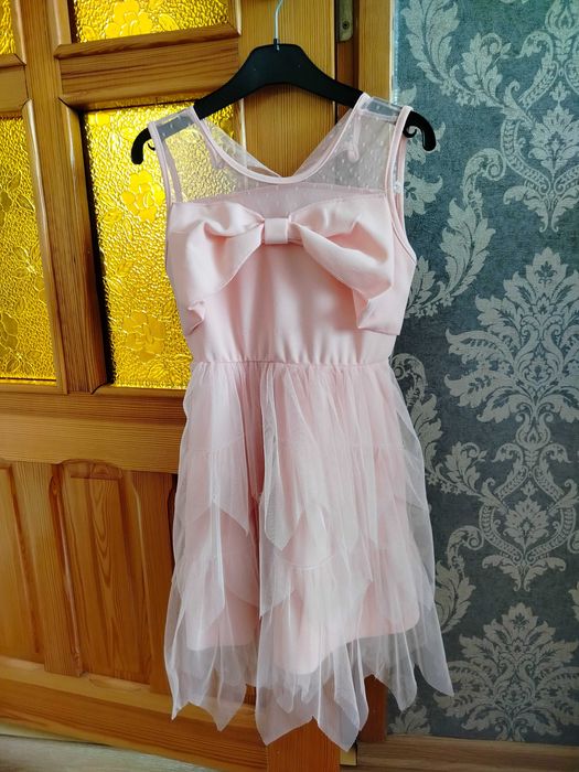 Śliczna sukienka dla dziewczynki