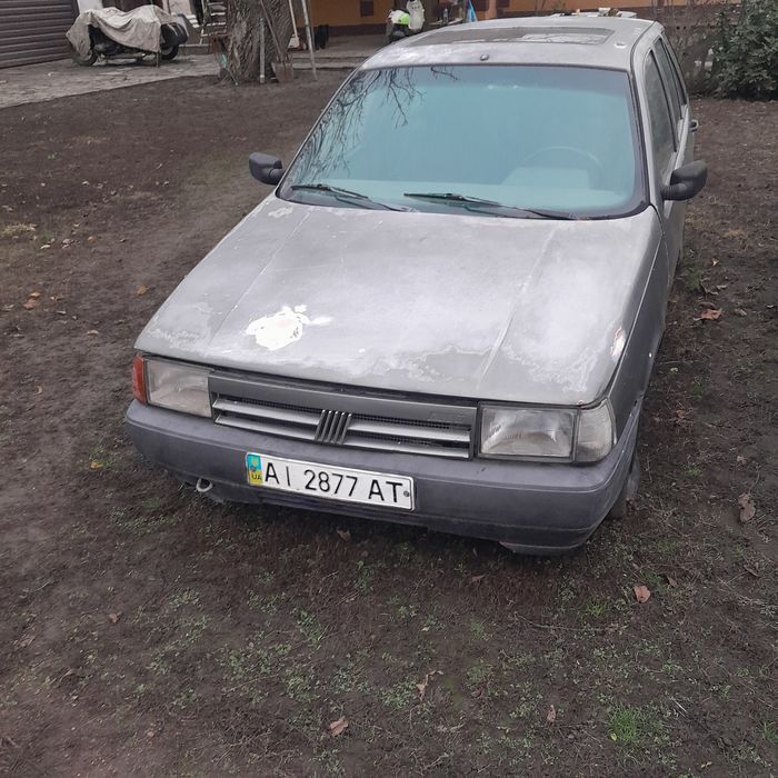 Фіат тіло на ходу. Стоїть карбюратор. Можна по агрегатного. Есть ще коробка і двигун 1.5