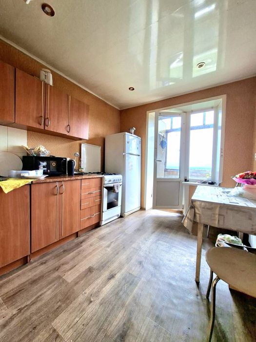Продаж 1-к кв 40 кв.м вул Стародніпровська