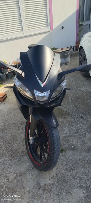 Vendo ou troco Aprilia rs4