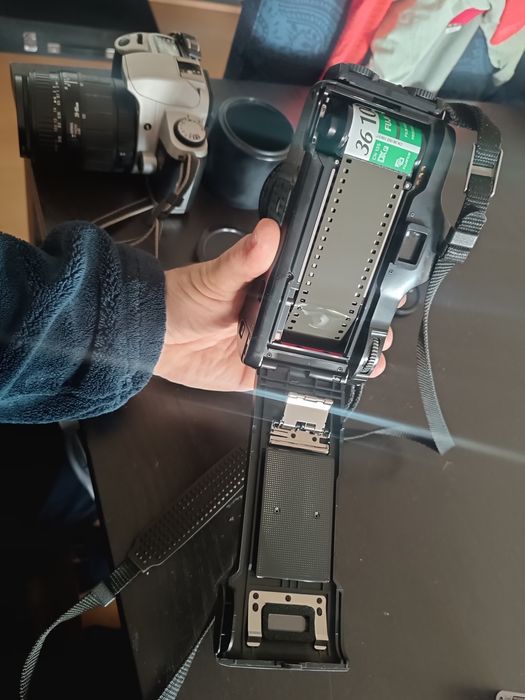 Câmara Fotográfica SLR OLYMPUS OM101