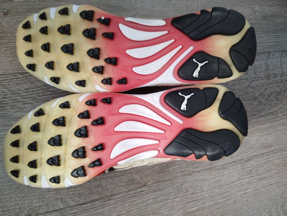 puma нові кросівки
