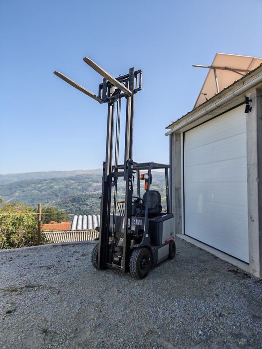 Empilhador eletrico FB16 / 1600kg/ 425H