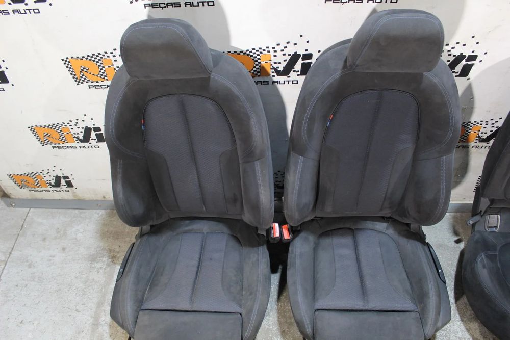 Bancos BMW X1 F48 Pack M em Tecido e Alcantara com Quartelas
