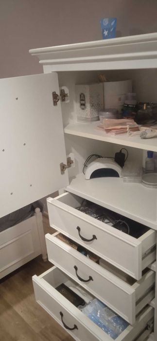 Продам мебель для спальни в стиле "Прованс"/Спальню/шкаф/кровать/стол