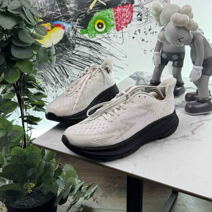 Кросівки Hoka Clifton 9 40 розмір Е6396