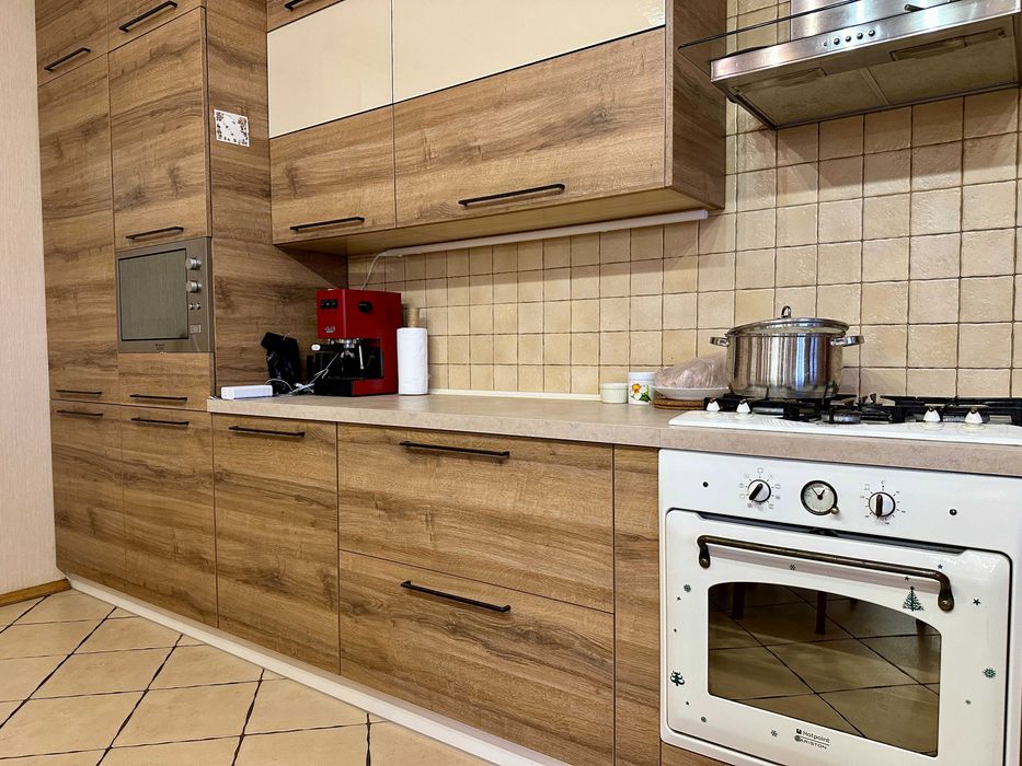 Будинок з ремонтом, меблями і технікою в передмісті Києва