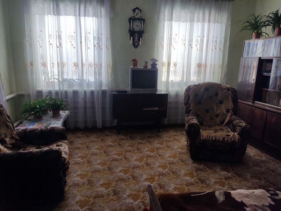 Продам добротний будинок на дві сім'ї