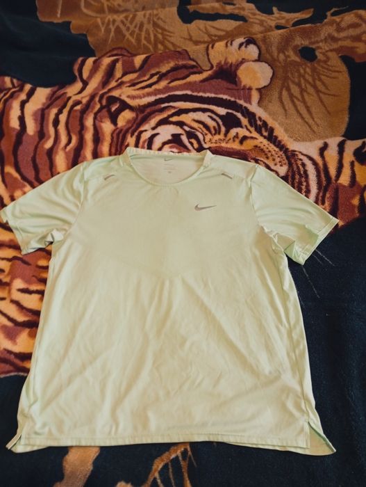 Футболка мужская салатовая Nike Dri Fit L