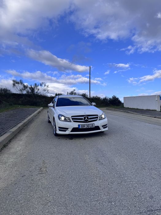 Mercedes-Benz C-Coupé C220 – 145.000 km | Automático 7G-Tronic