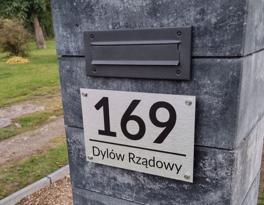 Nowa tabliczka z numerem na dom tablica adresowa