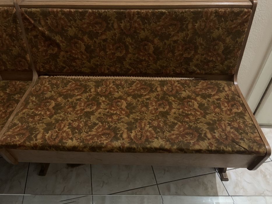 Дубовый стол + уголок + журнальный стеклянный стол+ стул ( дуб)