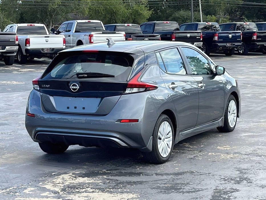 Nissan LEAF S      2025