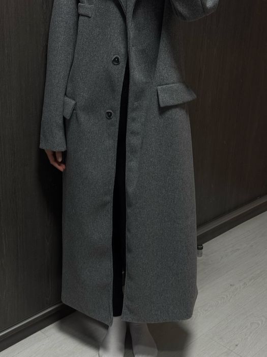 Пальто сіре нове