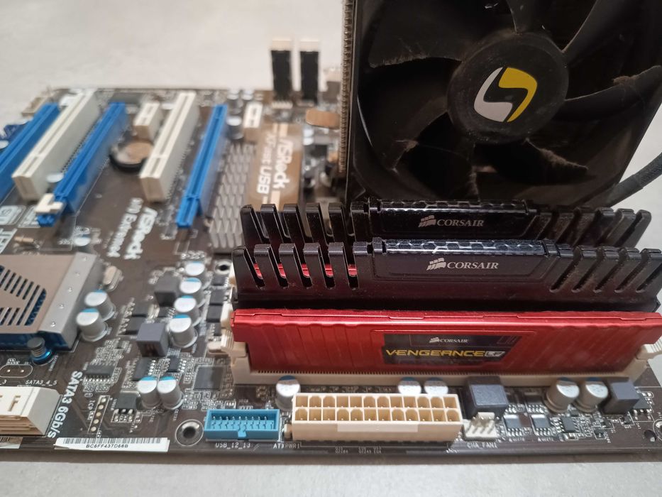 Komputer bez dysku i obudowy AMD FX-8120 + GeForce GT 440 + 24 DDR3