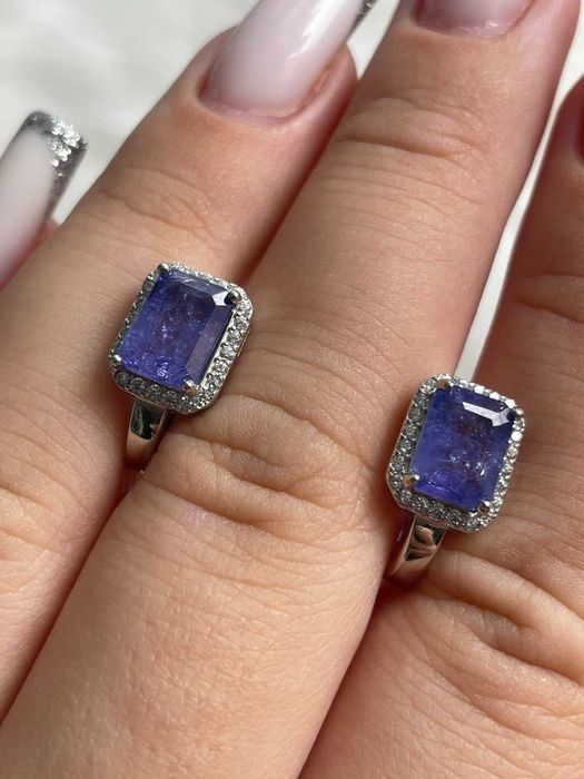 Серьги из серебра 925 пробы с танзанитом 8x6 мм