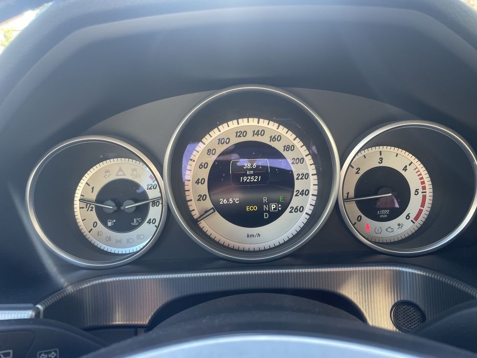 Mercedes-Benz E 220 CDI