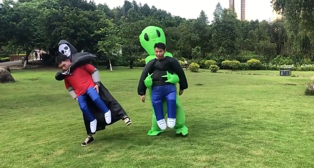 Надувний костюм прибульця, інопланетянина, гуманоїда. Косплей. Прикол