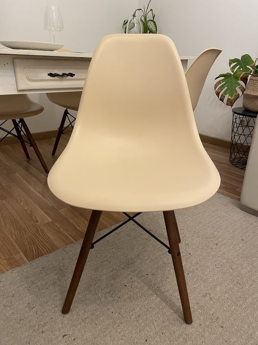 Conjunto de mesa e cadeiras