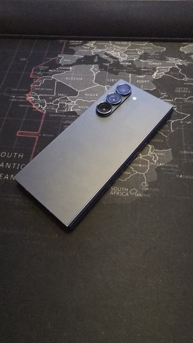 Samsung Galaxy Fold 6 256GB + Capa Oficial S-Pen