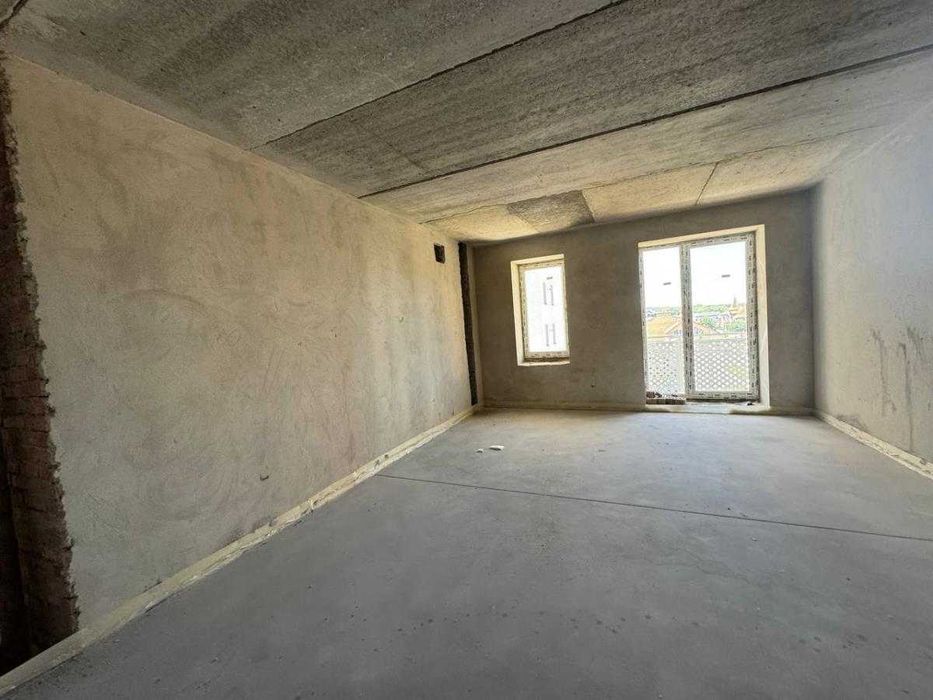 Трикімнатна квартира! Готова до ремонту!