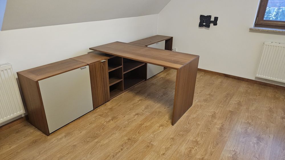 Zestaw biurowy z biurkiem 140 cm