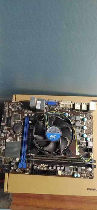 Placa gráfica, motherboard com processador e memória ram