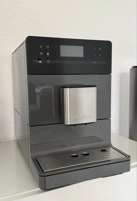 Кавомашина Miele CM 5300