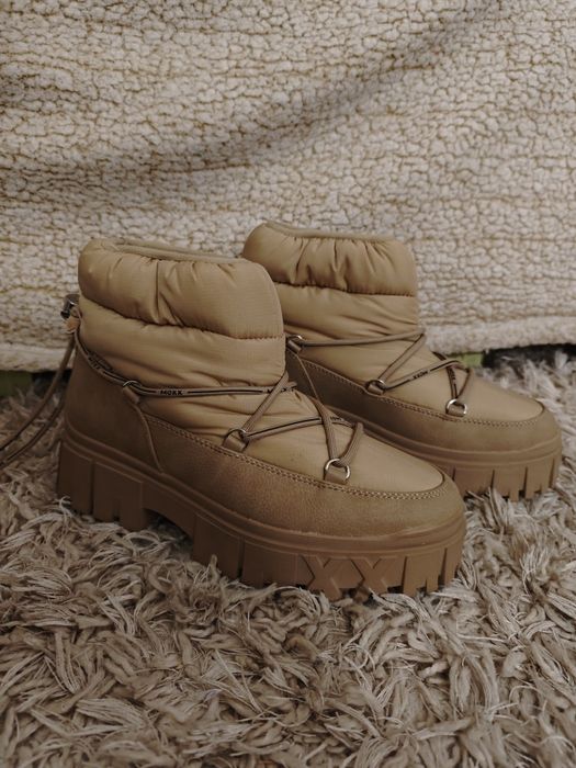 Жіночі бежеві ботинки Mexx