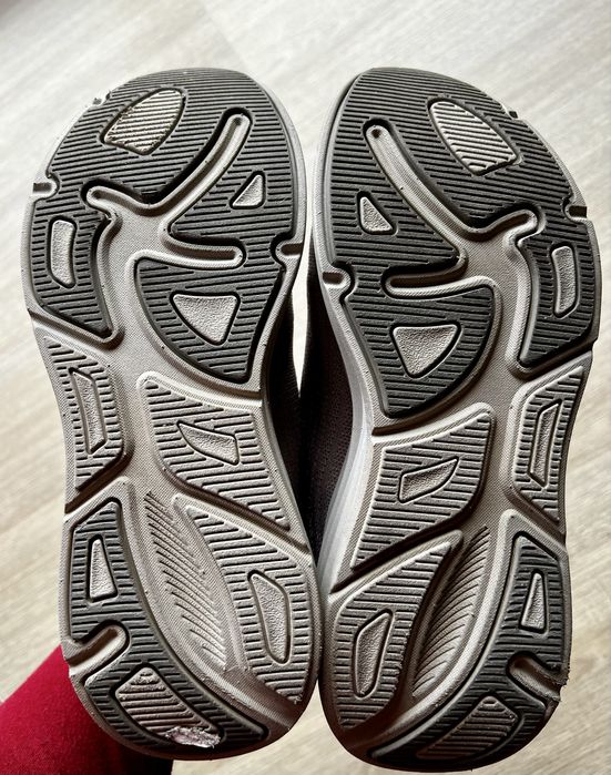 Lindas sapatilhas Skechers semi novas e na caixa