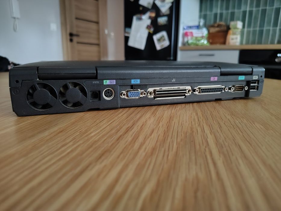 Dell Inspiron 8000.