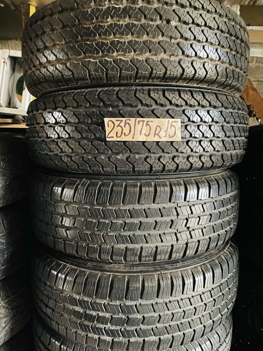 Шини Р 15 235/75,  болото,М/Т ,комплекти,пари.