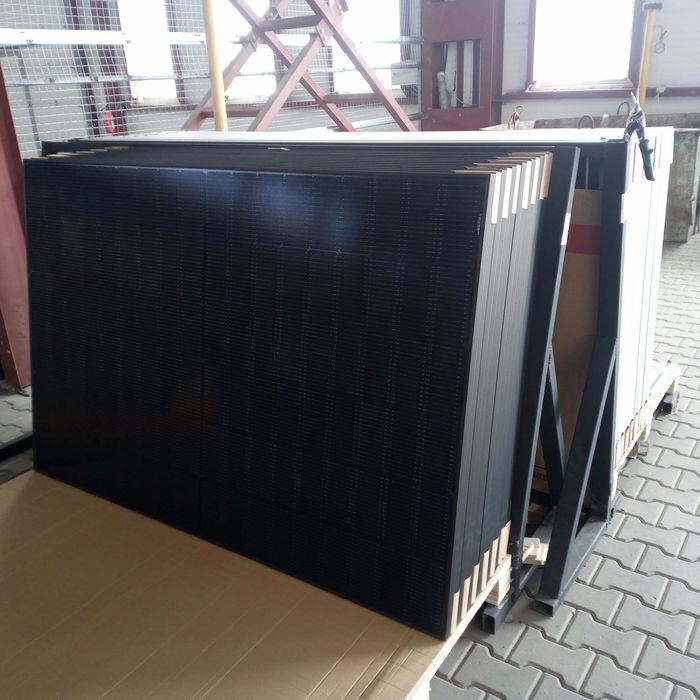 Сонячні панелі, Інвертори, акамулятори