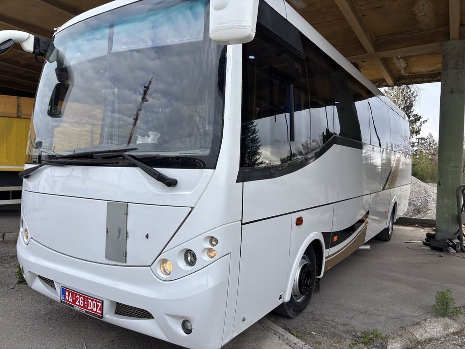 Автобус 39 місць є5