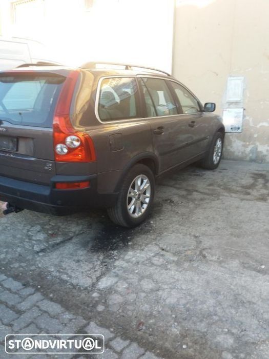 Volvo XC 90 D5 AWD de 2005 para peças