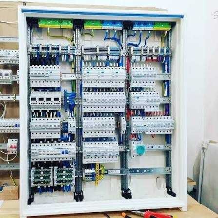 Збирання різних електричних щитків, роботи по електриці