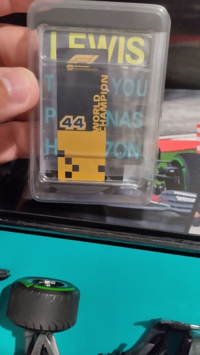 Lewis Hamilton, miniatura minichamps 1/18 (novo)