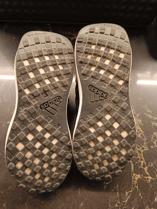 Buty Adidas chłopięce 31