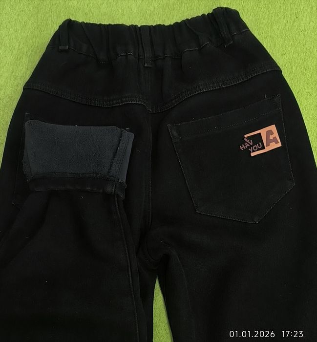 Джинси  чорні на  флісі 140 р