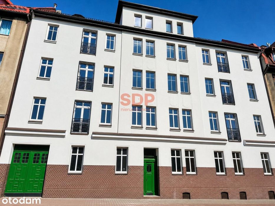 4- pokojowe mieszkanie w odnowionej kamienicy | 3 przynależne schowki