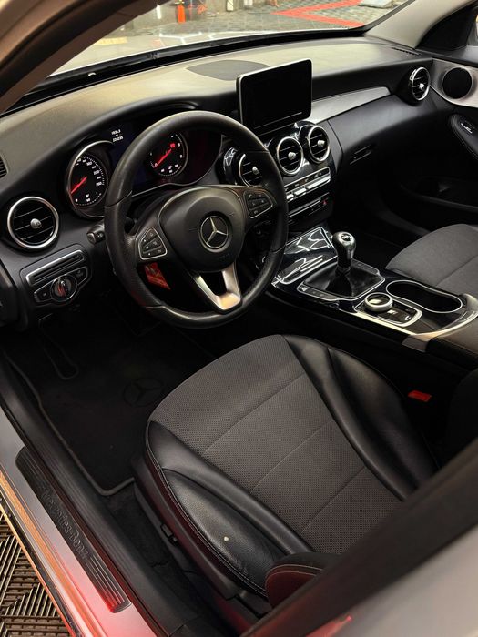 Carrinha Mercedes C180 Avantgard+