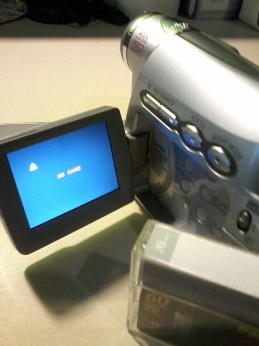 Відеокамера  Canon MV830