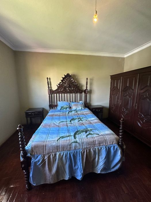 Quarto antigo completo