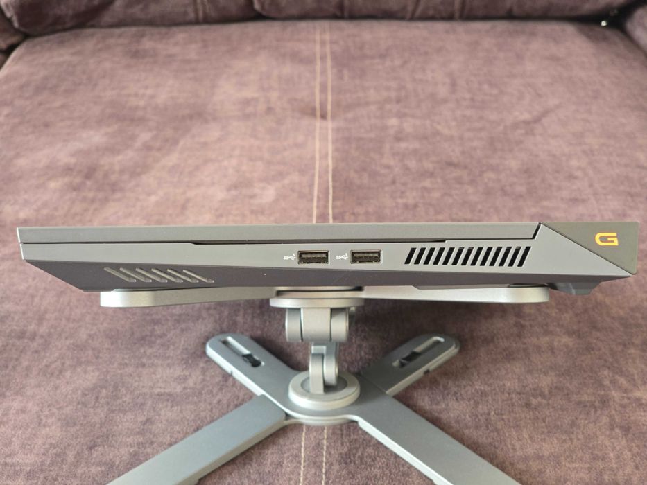 Dell G15 5535 (15,6" FHD 165Hz/ R7 7840HS/ 16 DDR5/ 512 SSD/ RTX 4060)