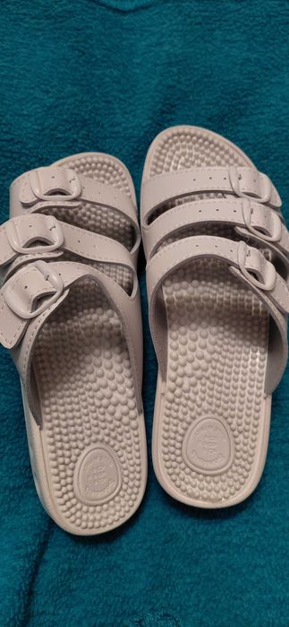 Profilowane klapki masujące- fakirki