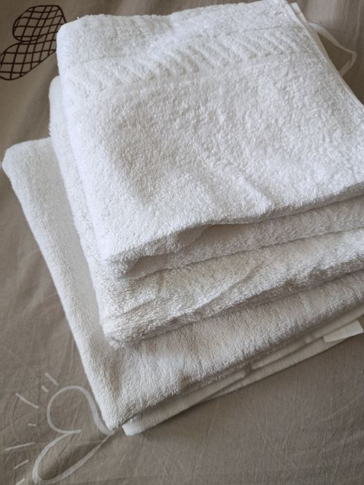 Рушник білий новий