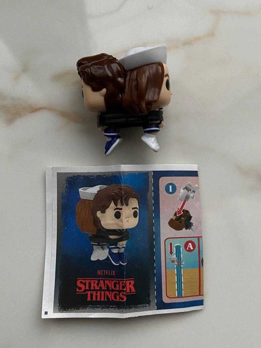 Kinder Joy "Stranger Things" Стів Гаррінґтон та Робін Баклі Дивні дива