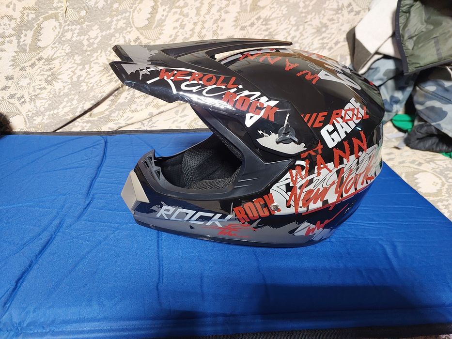 Продам майже новий шолом