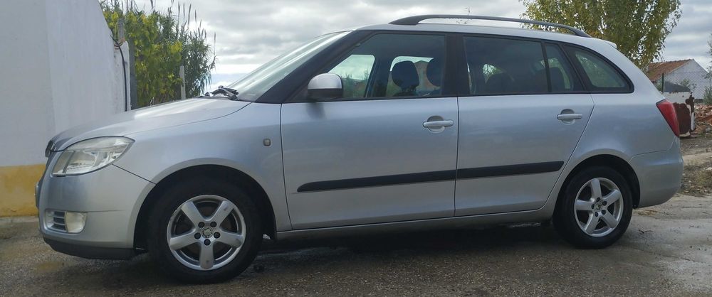 Carrinha Skoda Fabia 1.4tdi — photo 2